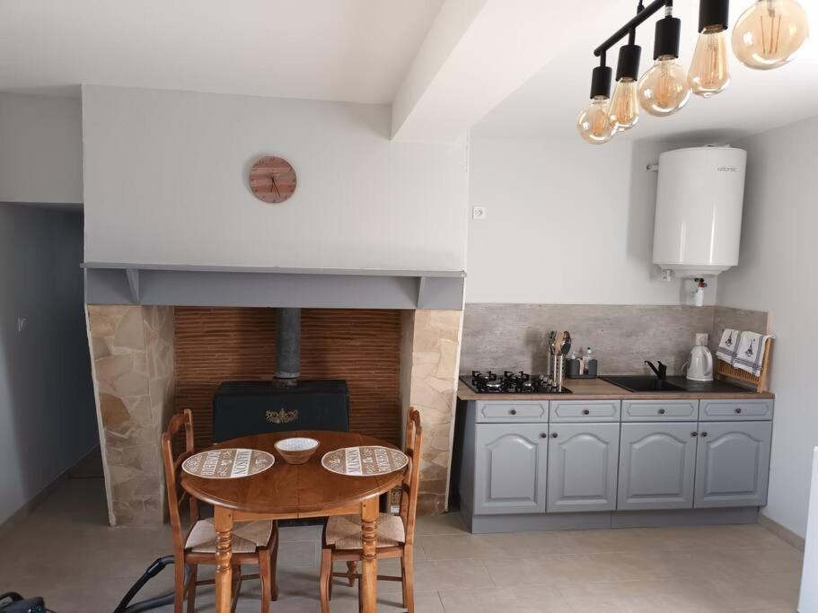 Gite Aux Vieux Bois Lunas  エクステリア 写真
